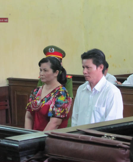 Tán gia bại sản vì siêu lừa “đồng nát“